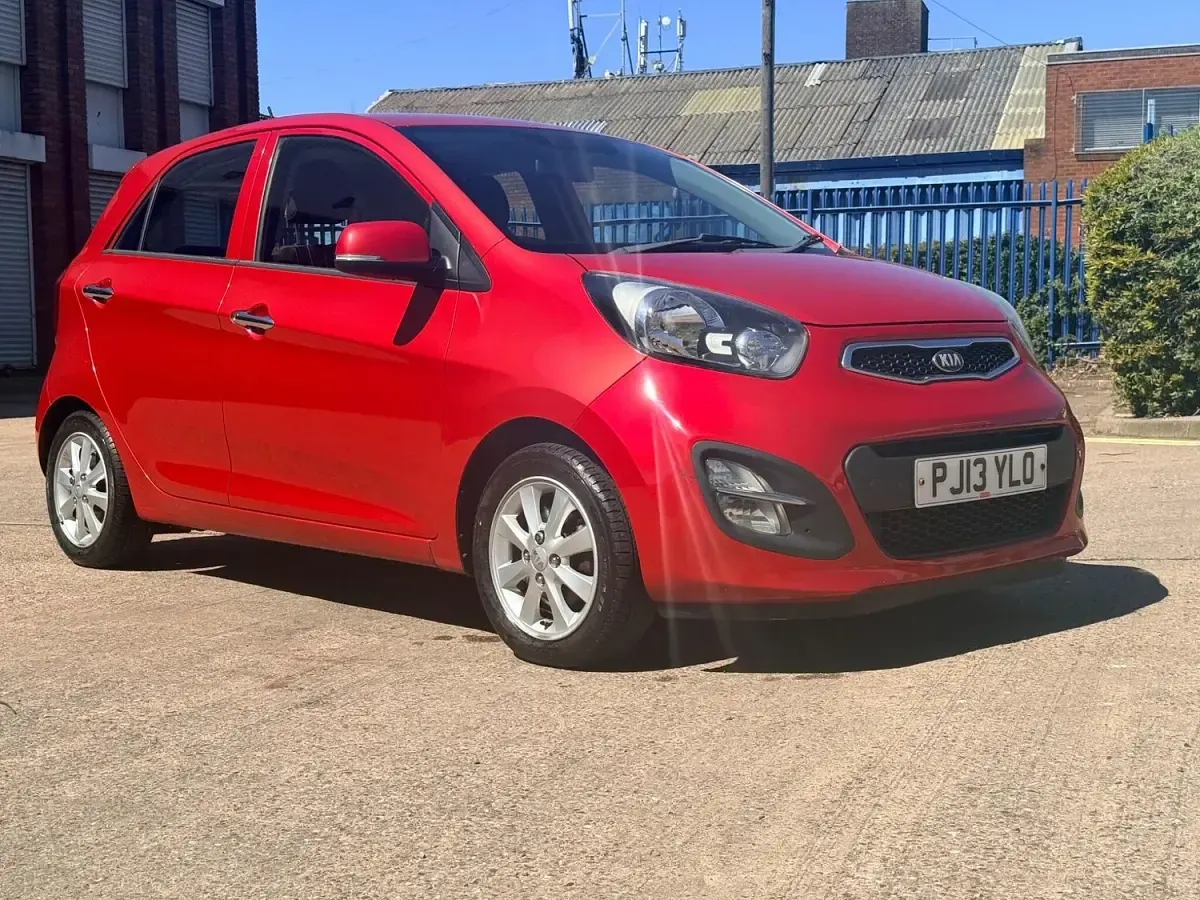 Used Kia Picanto 85 HP (62 kW) 2013 Red Hatchback
