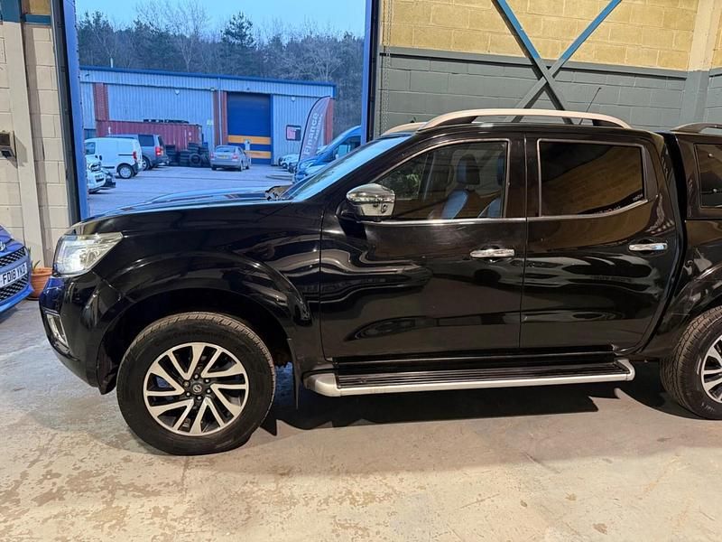 Used Nissan Navara Tekna 2016 Black Pickup