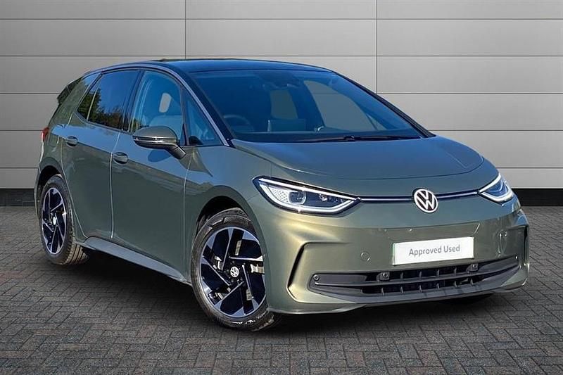 Dark olivine green with solid black roof New 2025 VW ID.3 Pro Hatchback | £28,895 - Image 1/4