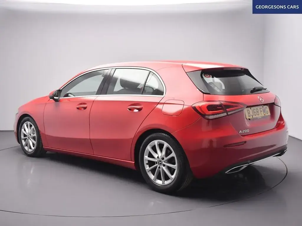 Begagnad Mercedes A200 163 HK (119 kW) 2018 Röd Halvkombi