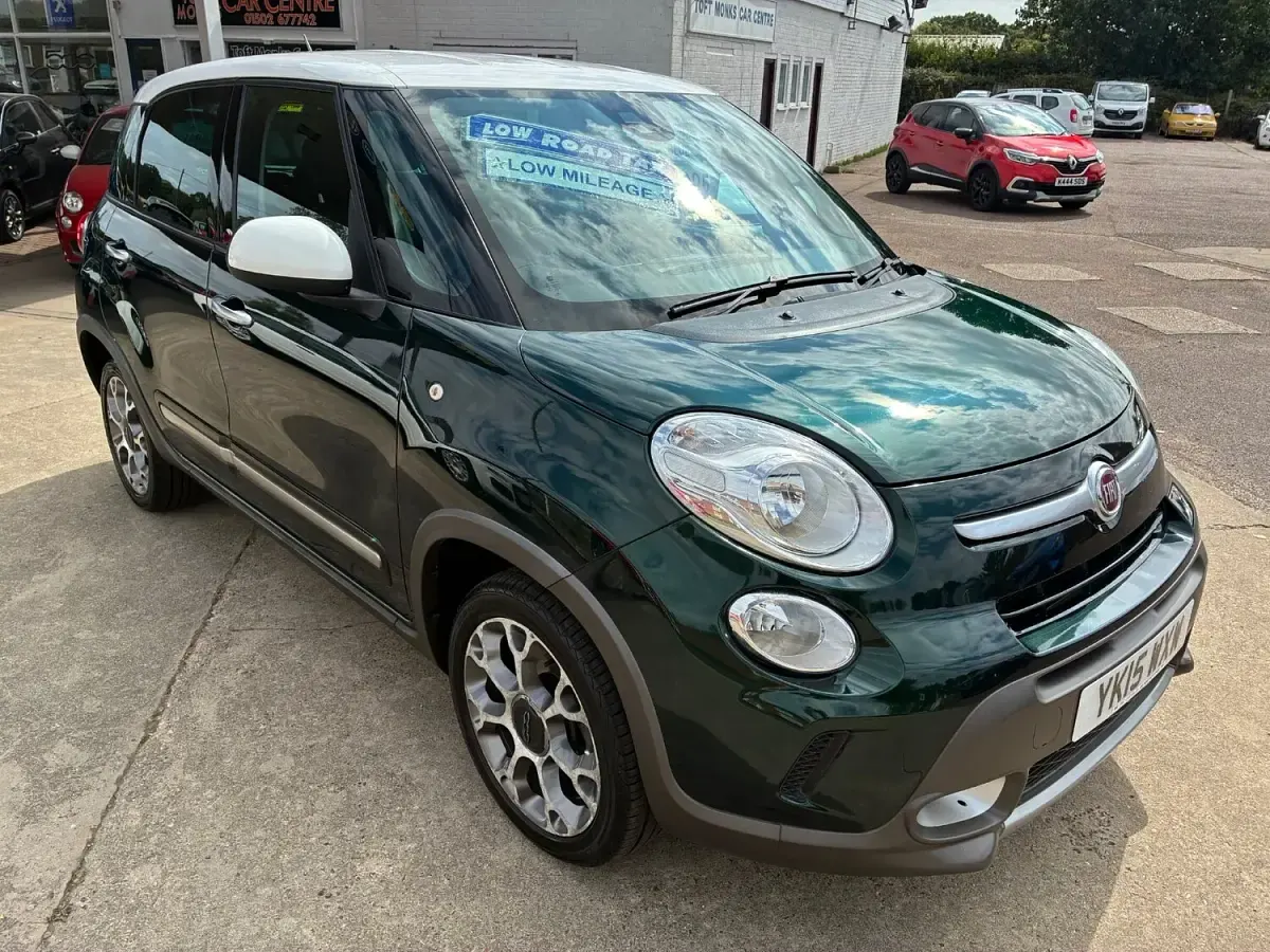 Used Fiat 500L Trekking 85 HP (62 kW) 2015 Green white MPV