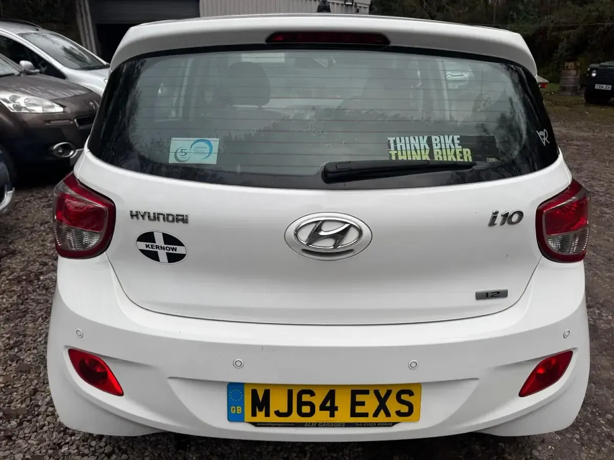 Used Hyundai i10 SE 2014 White Hatchback