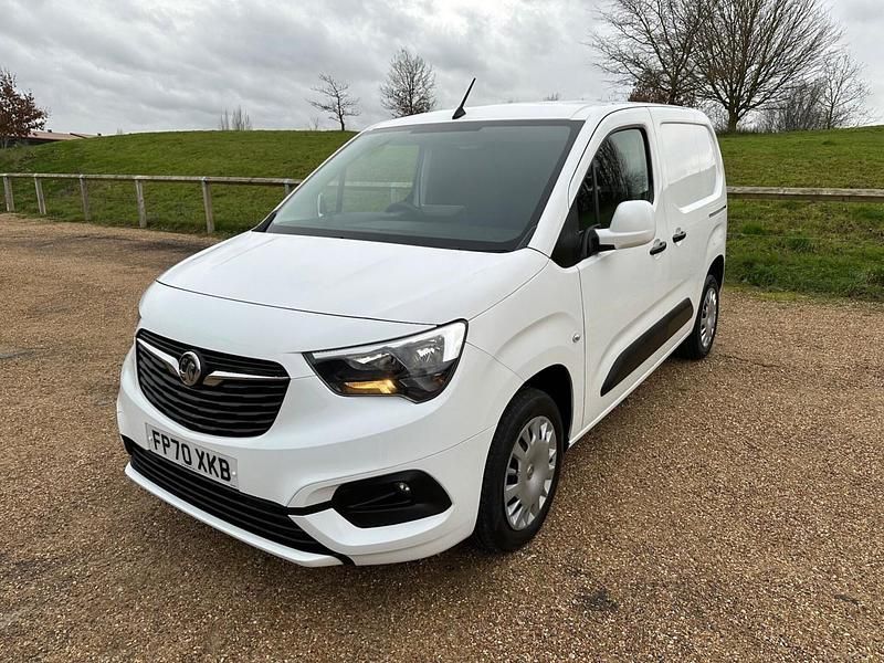 Second-hand Vauxhall Combo Sportive 100 CP (73 kW) 2020 Alb Van