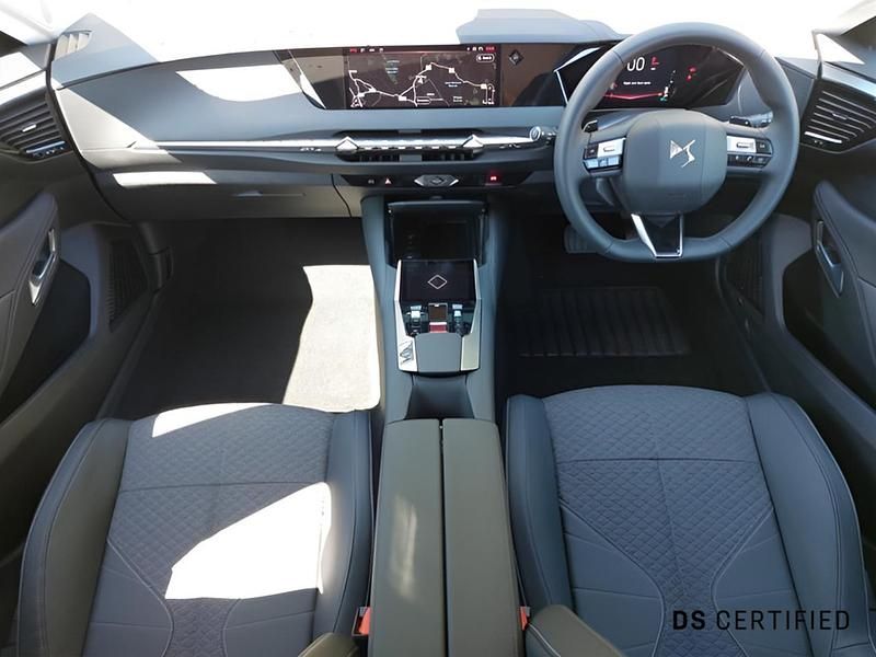 New DS Automobiles DS4 136 HP (100 kW) 2025 Special metallic  night flight Hatchback