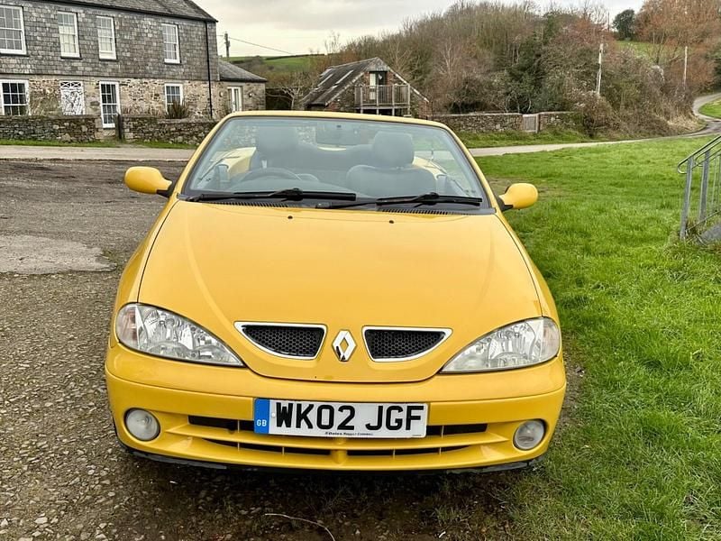 Used Renault Mégane Cabriolet Dynamique 2002 Yellow Cabriolet