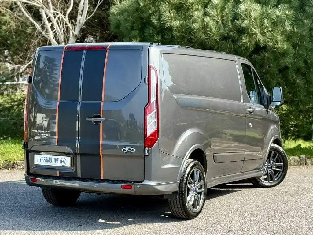 Begagnad Ford Transit Custom Sport 185 HK (136 kW) 2021 Grå Van