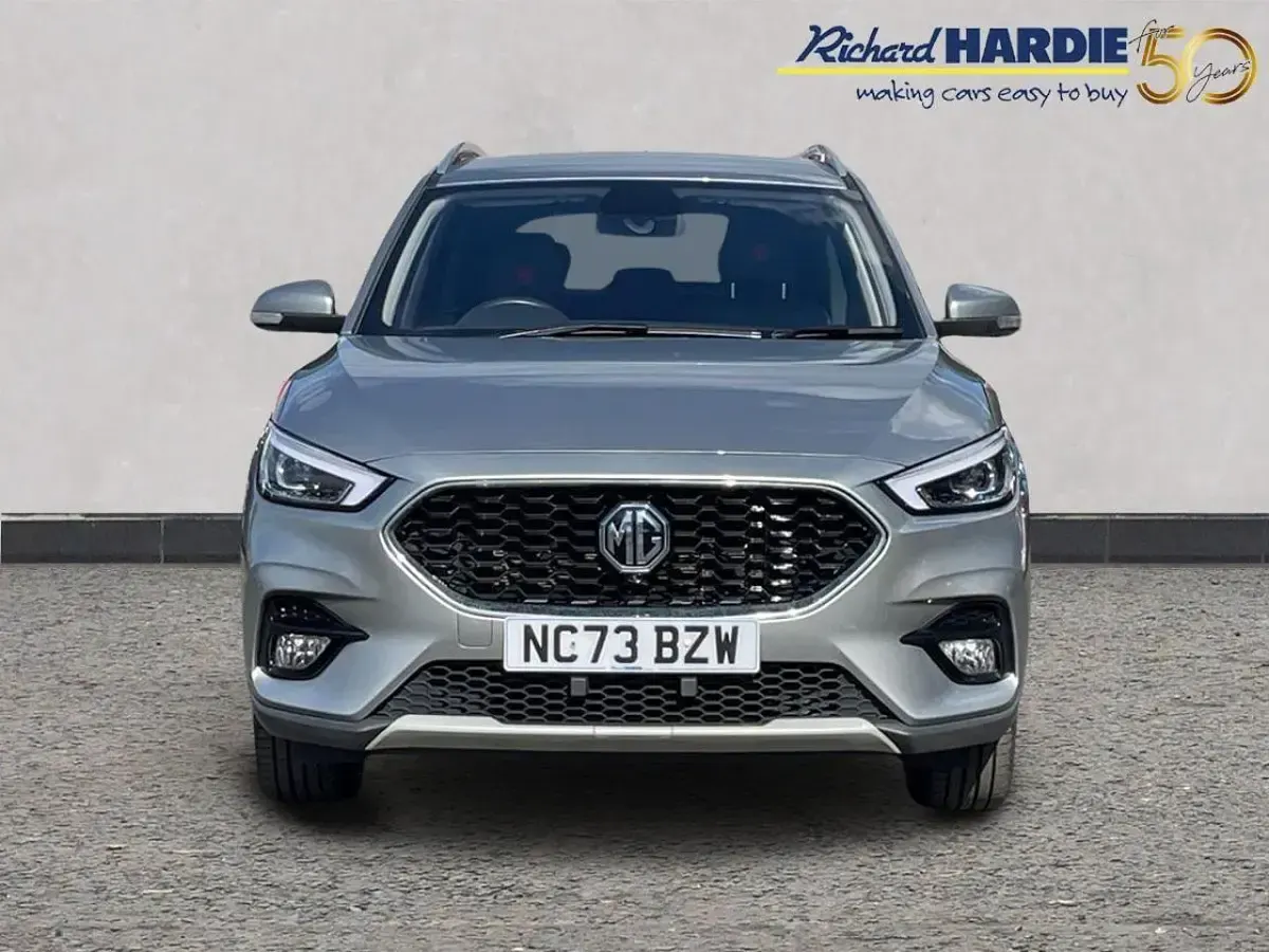 Usado MG ZS Exclusive 105 CV (77 kW) 2024 Gris SUV