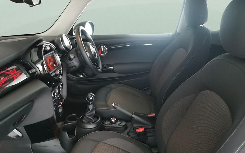 Used Mini Cooper Hatch 136 HP (100 kW) 2018 Blue Hatchback