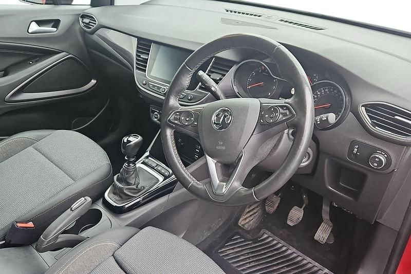 Used Vauxhall Crossland Elite 110 HP (80 kW) 2021 Red SUV