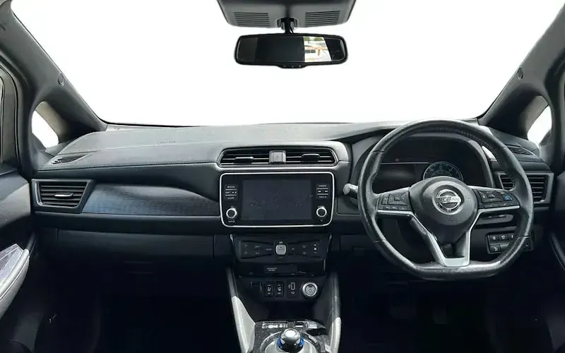 Used Nissan Leaf Tekna 160 kW (218 HP) 2020 White Hatchback