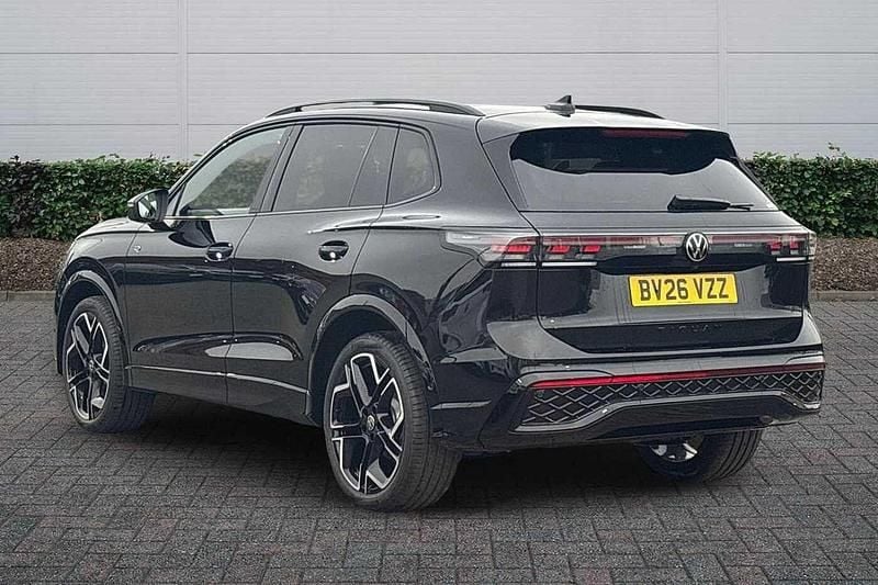 New VW Tiguan R-line 150 HP (110 kW) 2026 Grenadilla black SUV