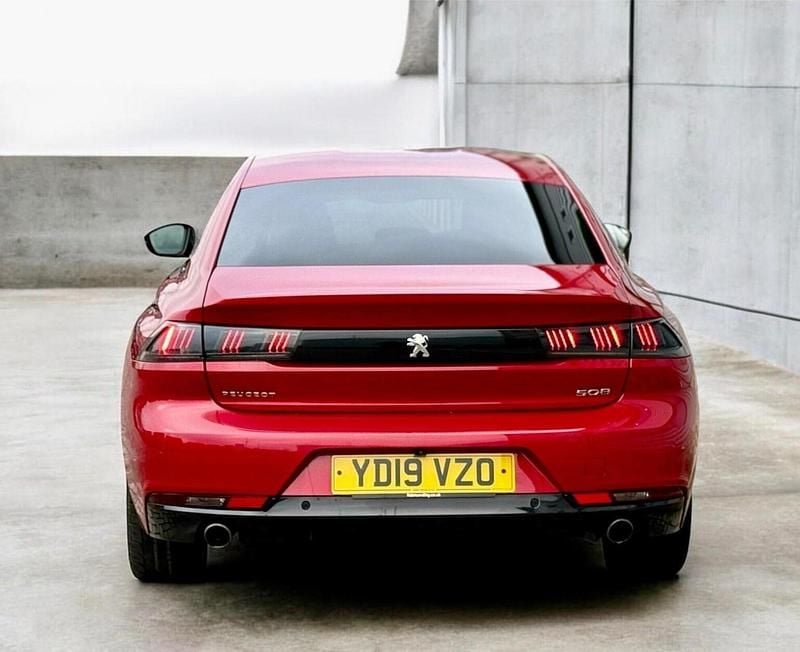Używany Peugeot 508 S 2019 Czerwony Hatchback
