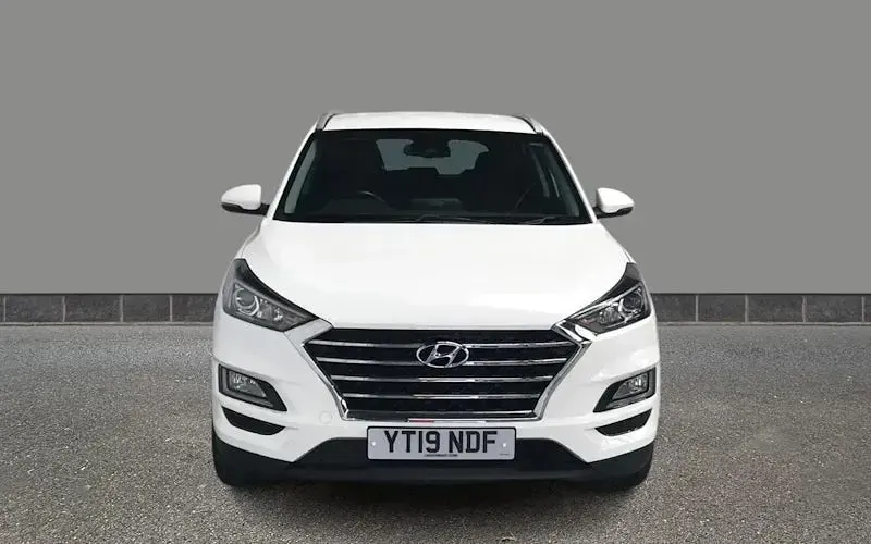Used Hyundai Tucson SE 132 HP (97 kW) 2019 White SUV