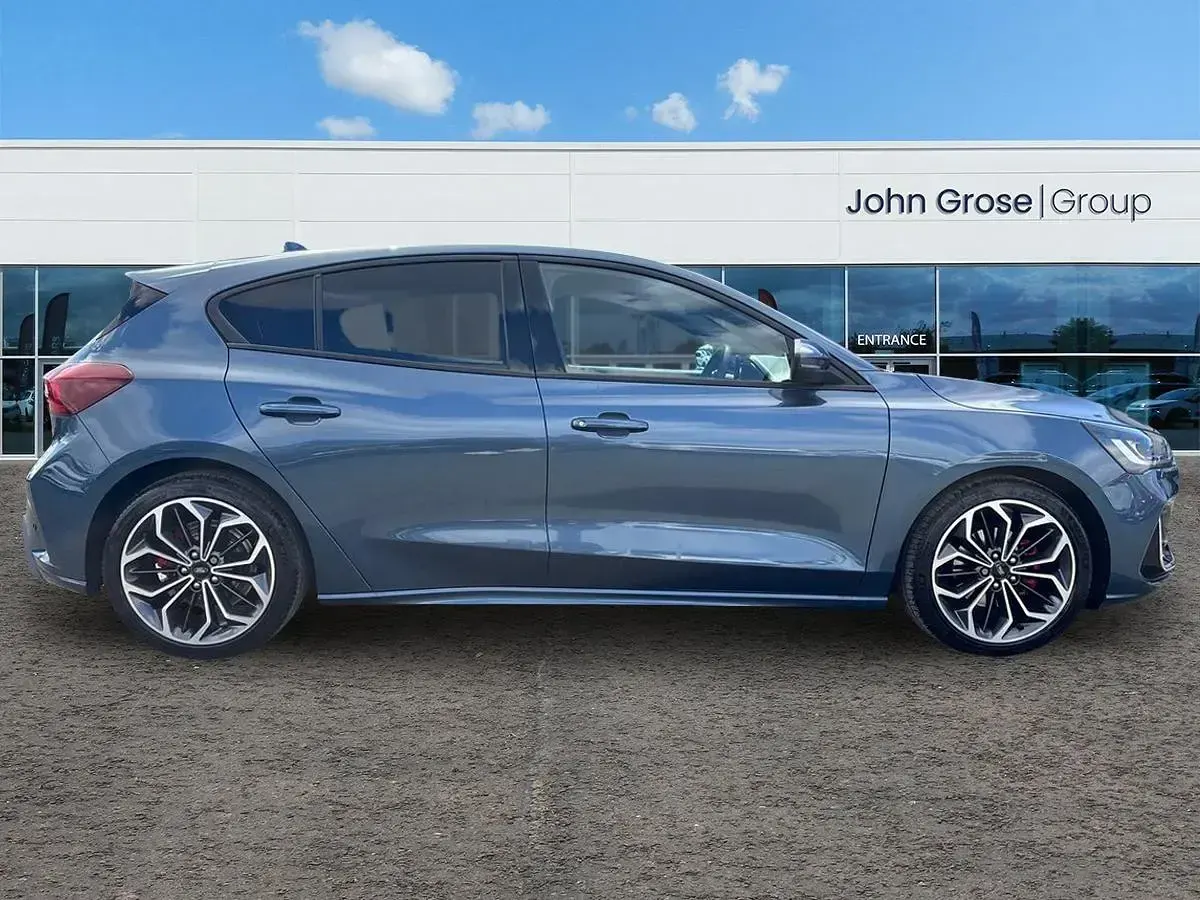 Used Ford Focus ST-Line 2022 Blue Hatchback