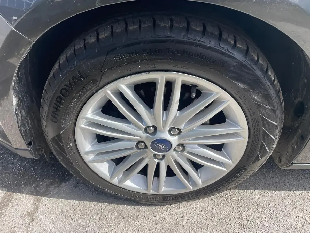 Used Ford Focus Zetec 100 HP (73 kW) 2018 Grey Hatchback