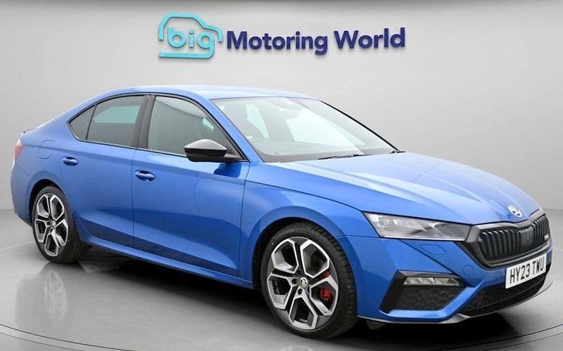 Used Skoda Octavia vRS 200 HP (147 kW) 2023 Blue Hatchback