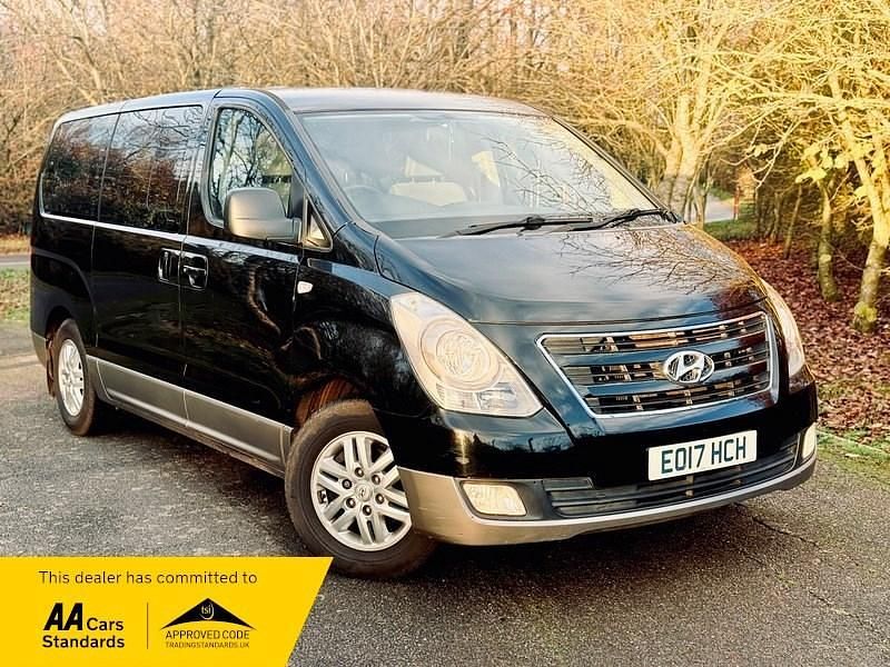 Black Used 2017 Hyundai I800 SE MPV | £9,895 (Fair price) - Image 1/4