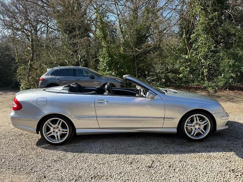 Used Mercedes CLK55 AMG AMG 369 HP (271 kW) 2004 Silver Cabriolet