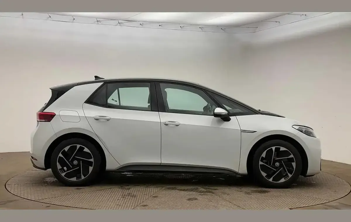 Used VW ID.3 Pro Performance 150 kW (204 HP) 2023 White Hatchback