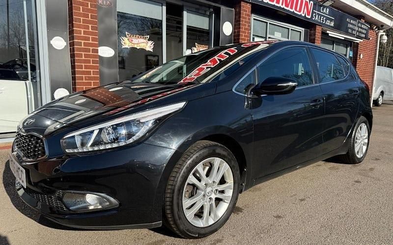 Used Kia Ceed 99 HP (72 kW) 2015 Black Hatchback
