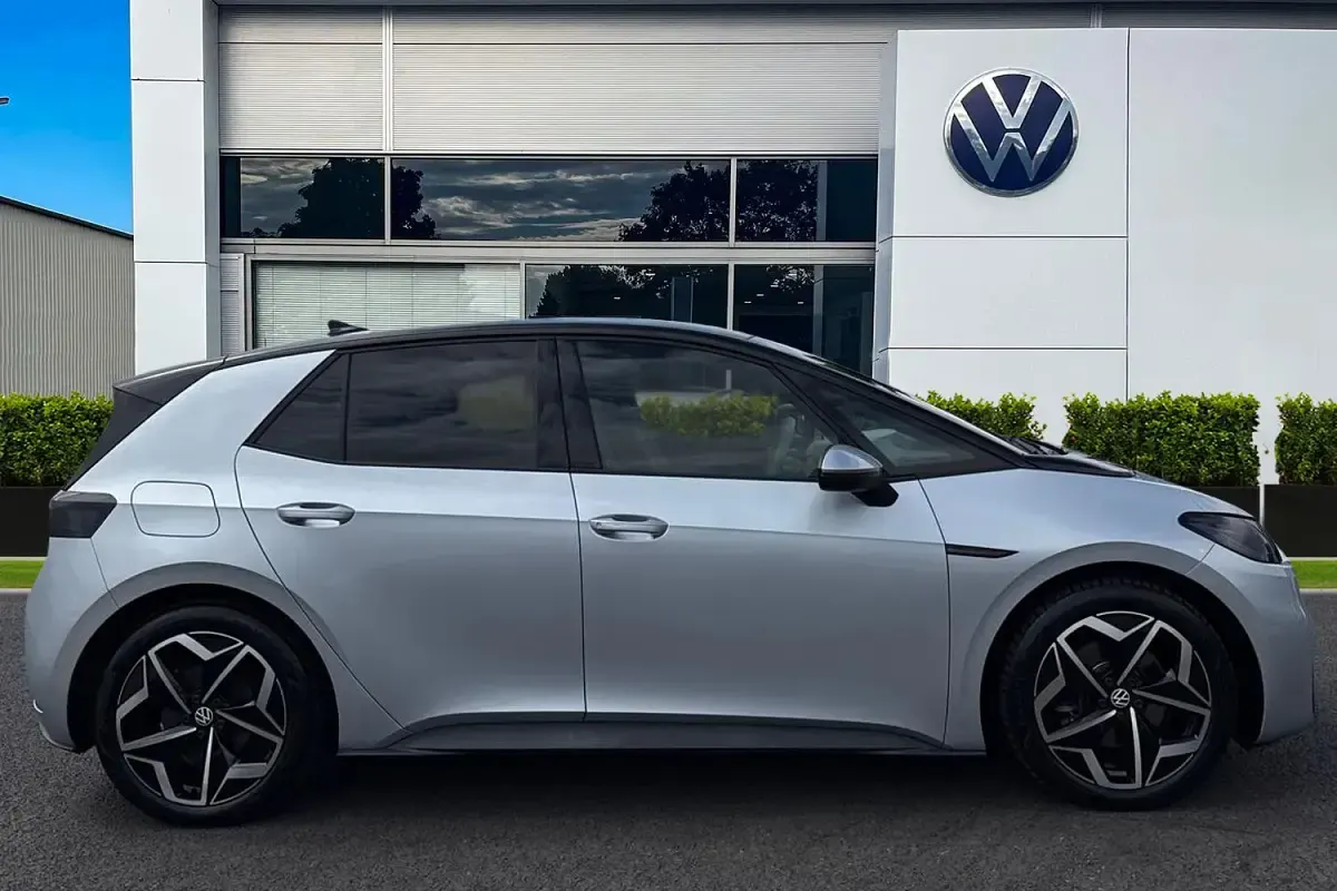 Used VW ID.3 Pro Performance 150 kW (204 HP) 2021 White Hatchback