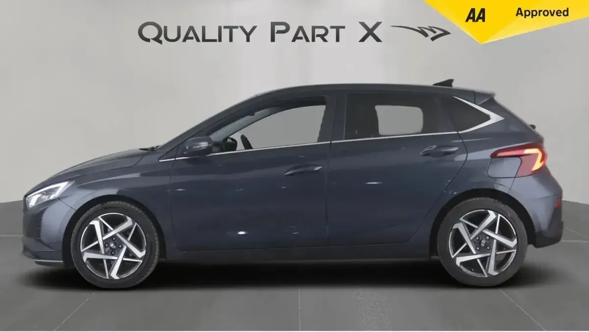 Used Hyundai i20 Premium 100 HP (73 kW) 2023 Grey Hatchback