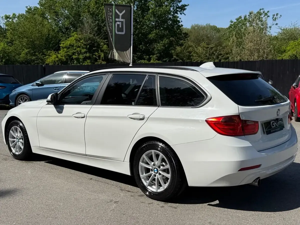Usado BMW 320 Comfort Edition 2014 Blanco Familiar