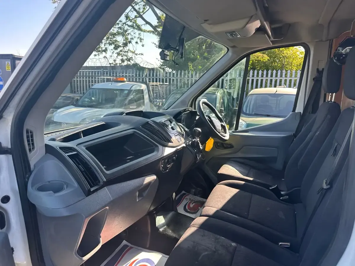 Used Ford Transit 125 HP (91 kW) 2015 White Van