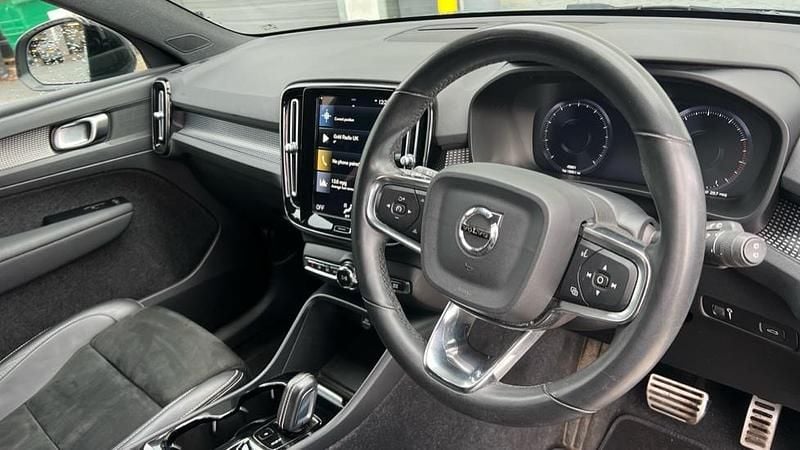 Used Volvo XC40 R-Design 163 HP (119 kW) 2021 Grey SUV