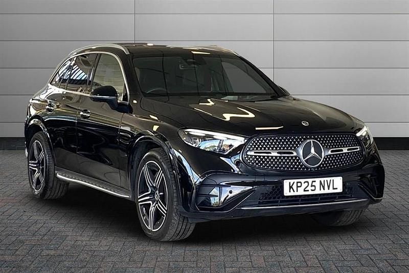 Black Used 2025 Mercedes 300 AMG Line Premium Estate | £49,990 (Super price) - Image 1/4