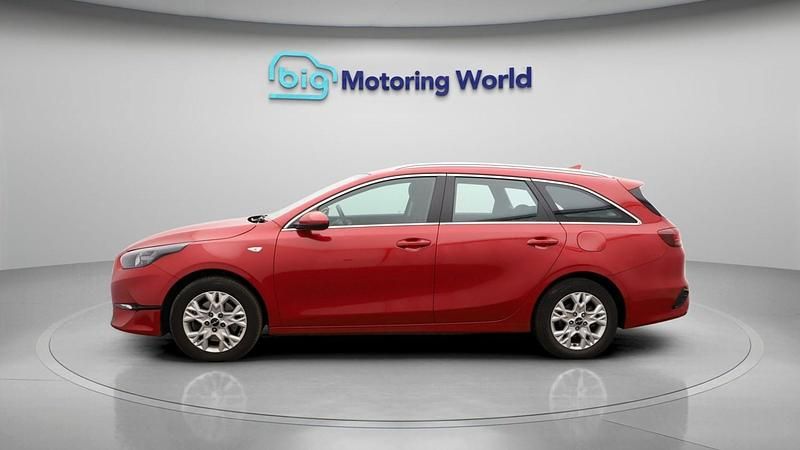 Used Kia Ceed 2024 Red Hatchback