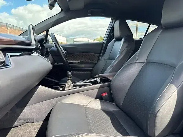 Used Toyota C-HR 116 HP (85 kW) 2019 Silver SUV