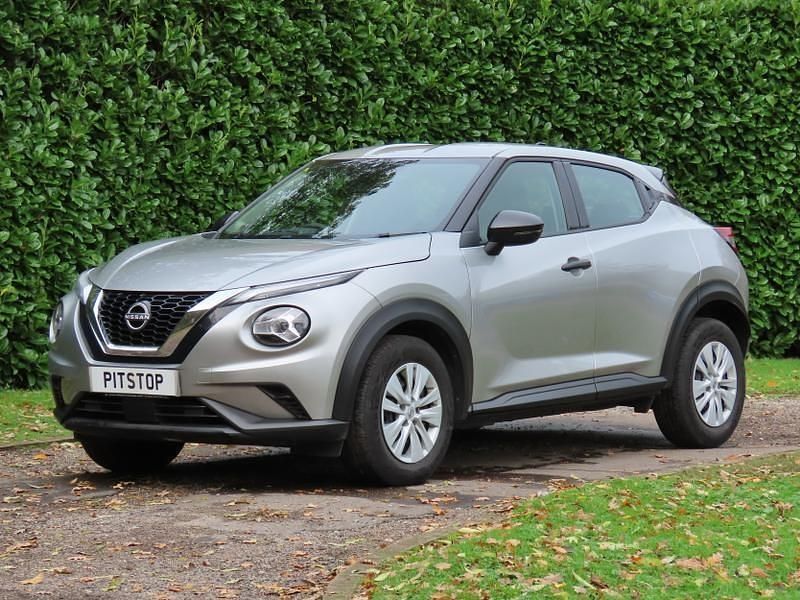 Used Nissan Juke Visia 114 HP (83 kW) 2023 Silver SUV