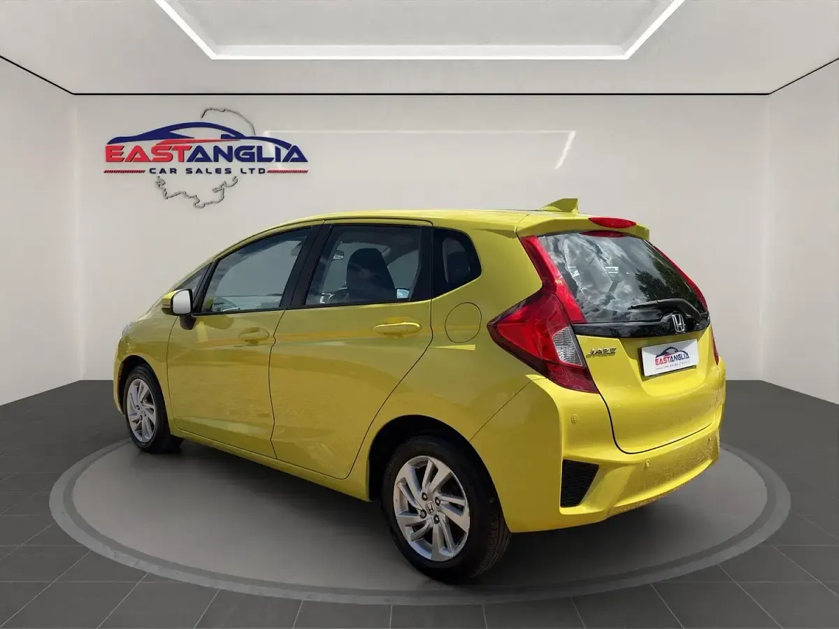 Used Honda Jazz SE 102 HP (75 kW) 2017 Yellow Hatchback