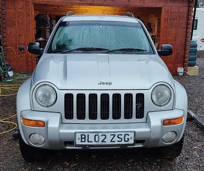 Used Jeep Cherokee Limited 143 HP (105 kW) 2002 Silver SUV