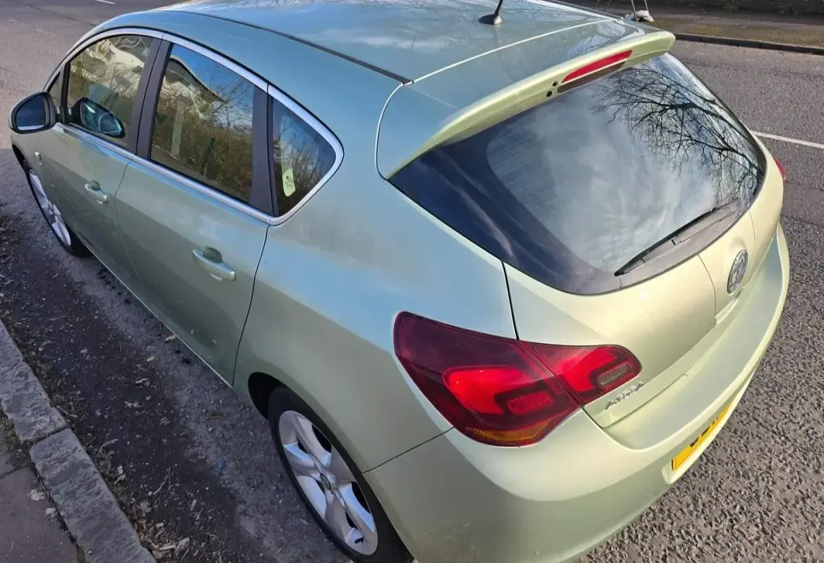 Second-hand Vauxhall Astra SRi 2011 Verde Hatchback