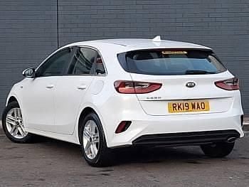 Used Kia Ceed 2019 White Hatchback