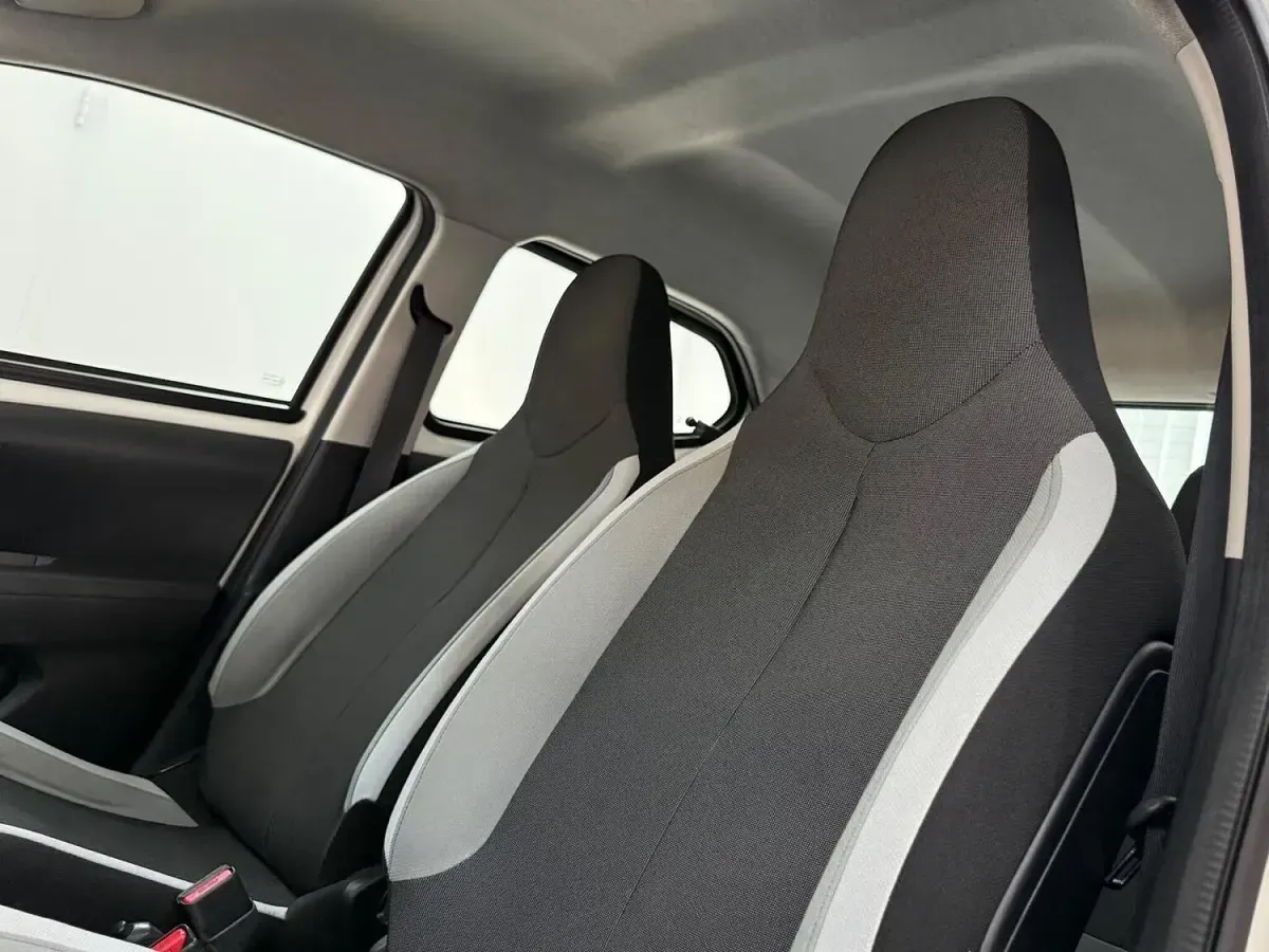 Used Toyota Aygo X-play 69 HP (50 kW) 2016 White Hatchback