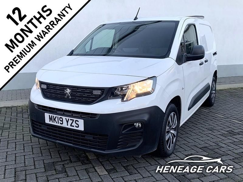 White Used 2019 Peugeot Partner MPV | £8,500 (A bit pricey) - Image 1/4