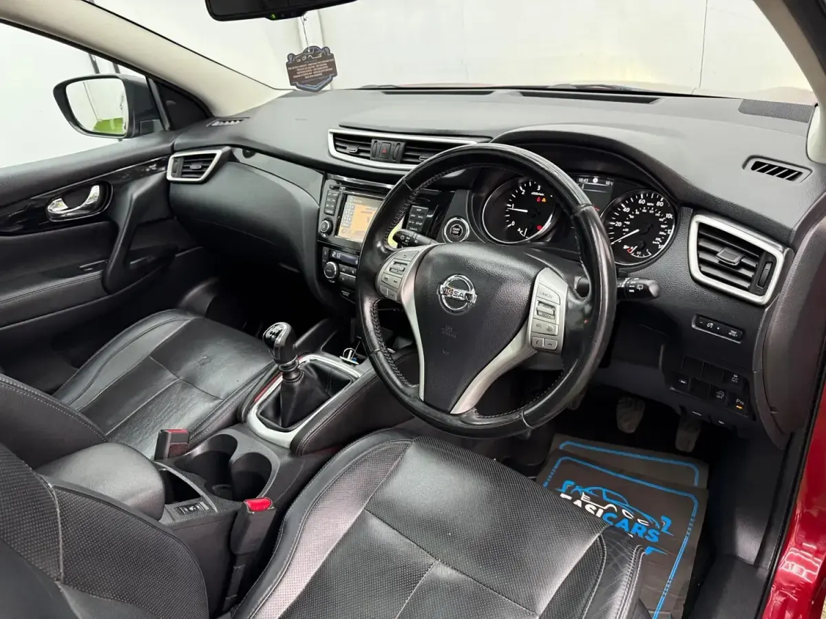 Used Nissan Qashqai Tekna 2014 Red SUV