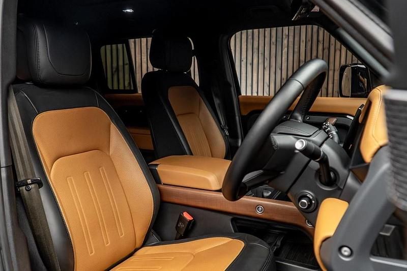 Used Land Rover Defender S 300 HP (220 kW) 2023 Grey SUV