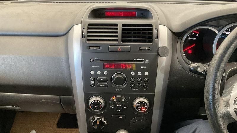 Used Suzuki Grand Vitara 140 HP (102 kW) 2007 Grey SUV