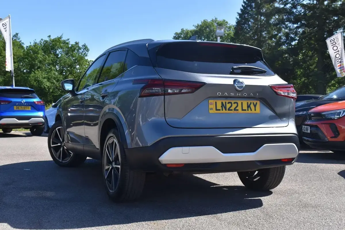Used Nissan Qashqai Tekna 158 HP (116 kW) 2022 Grey SUV