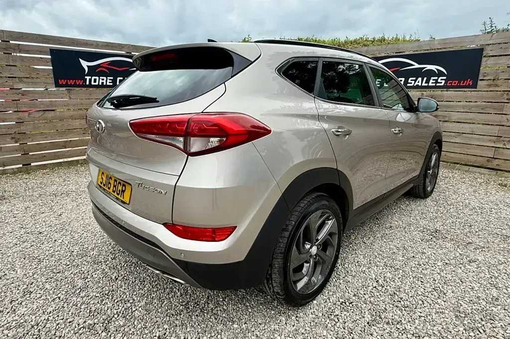 Used Hyundai Tucson Premium SE 136 HP (100 kW) 2016 Beige SUV