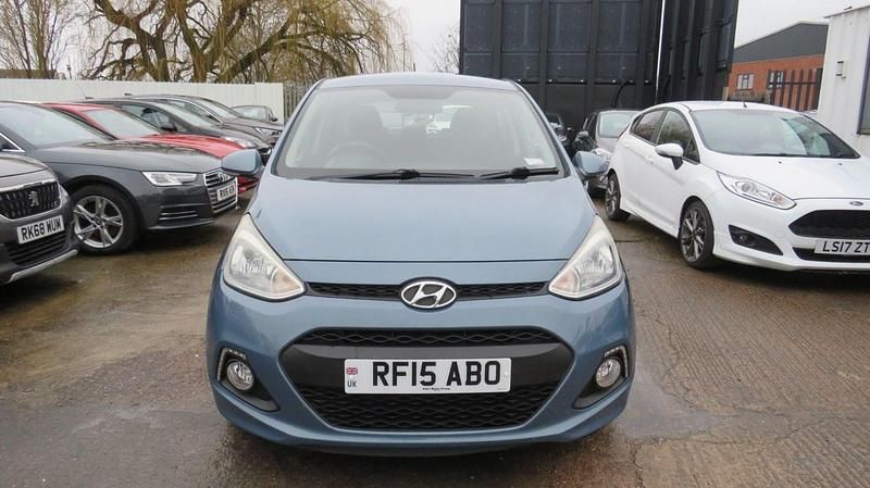 Used Hyundai i10 Premium 2015 Blue Hatchback
