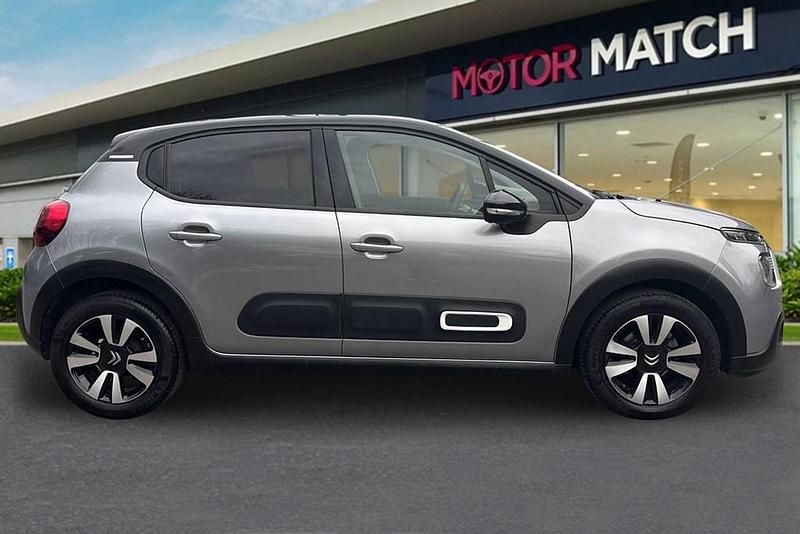 Begagnad Citroën C3 PureTech 2024 Grå Halvkombi