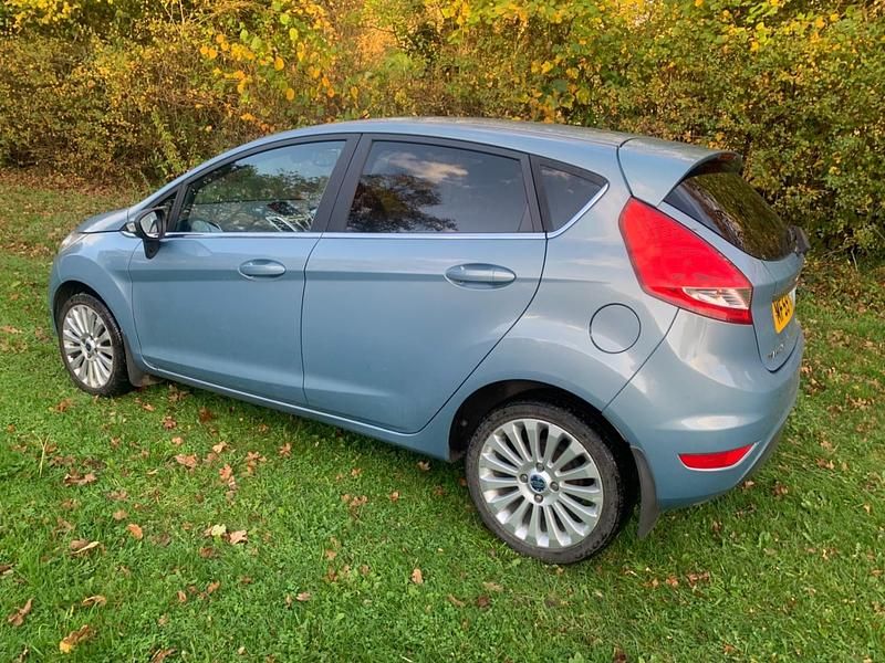 Used Ford Fiesta Titanium 2009 Blue Hatchback