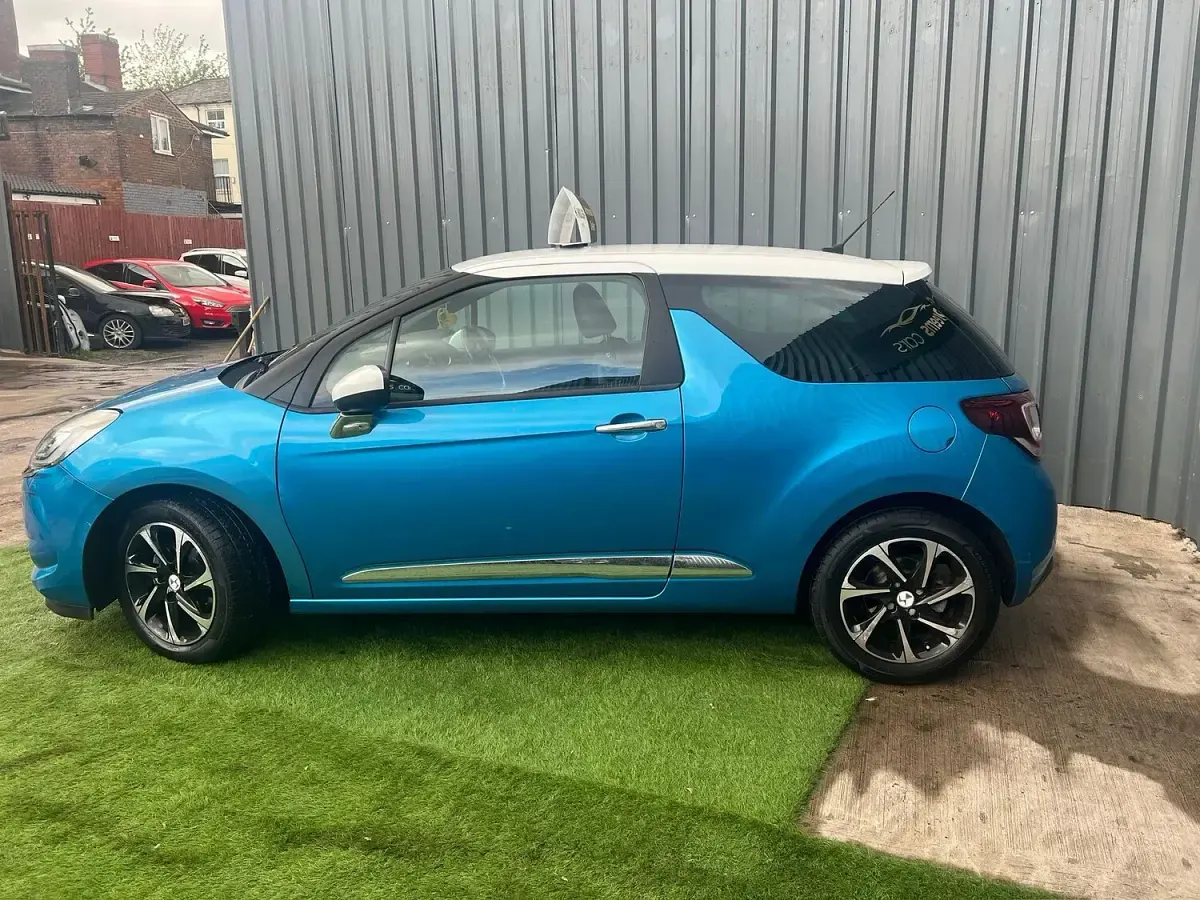 Used DS Automobiles DS3 Elegance 110 HP (80 kW) 2016 Blue Hatchback