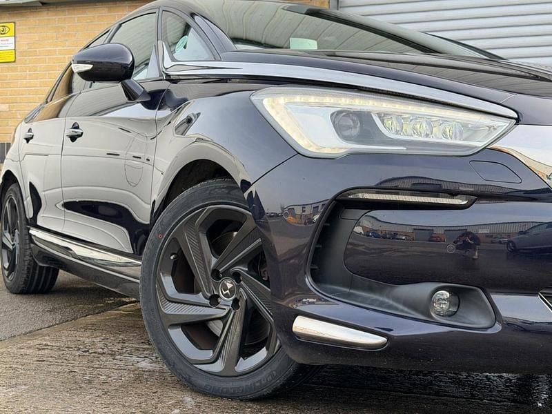Used DS Automobiles DS5 Prestige 150 HP (110 kW) 2015 Blue Hatchback
