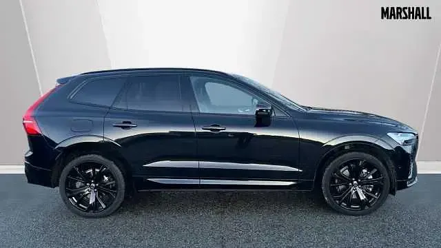 Usado Volvo XC60 Plus 250 HP (183 kW) 2024 Preto SUV